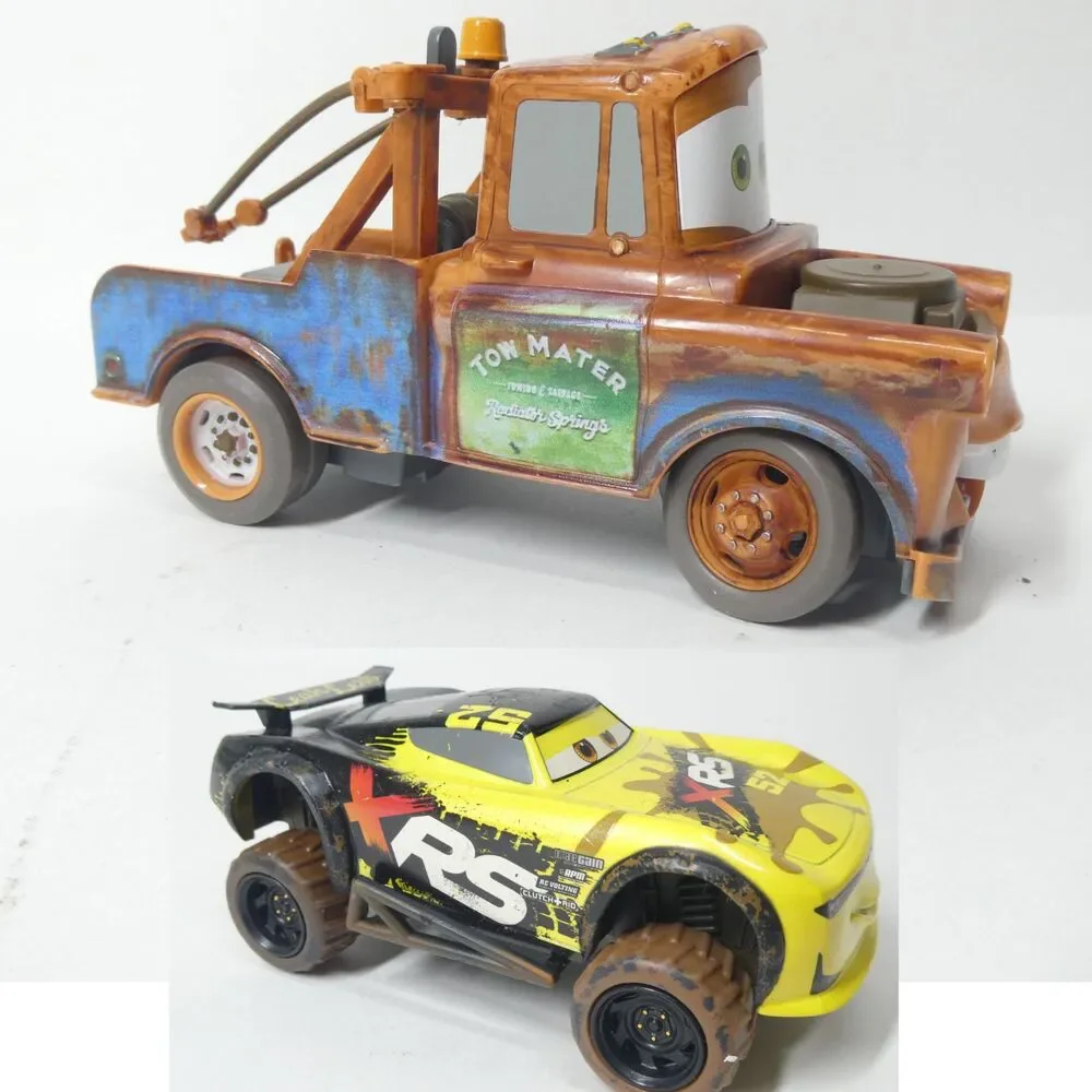 Pixar Cars Lot - Tow Mater Tow Truck & XRS Mud Racing George